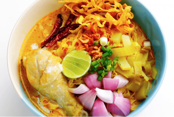 kao soi, Thai noodle dish with chicken